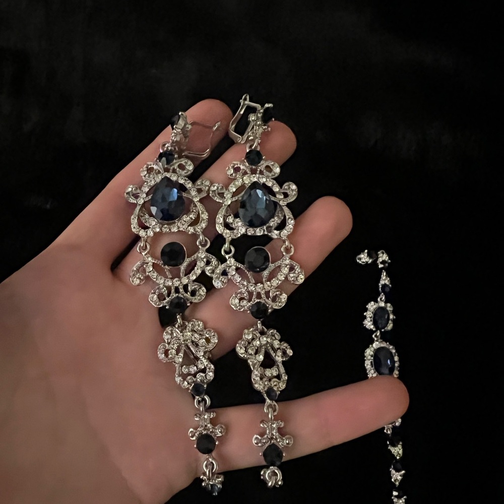 Jewelry Set - Picture 2 of 3
